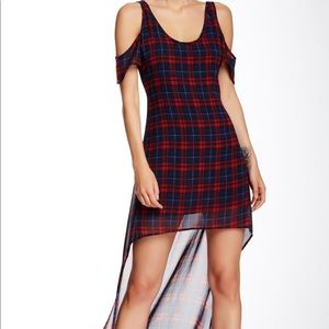 ontwelfth Open Shoulder Hi-Lo Shift Dress